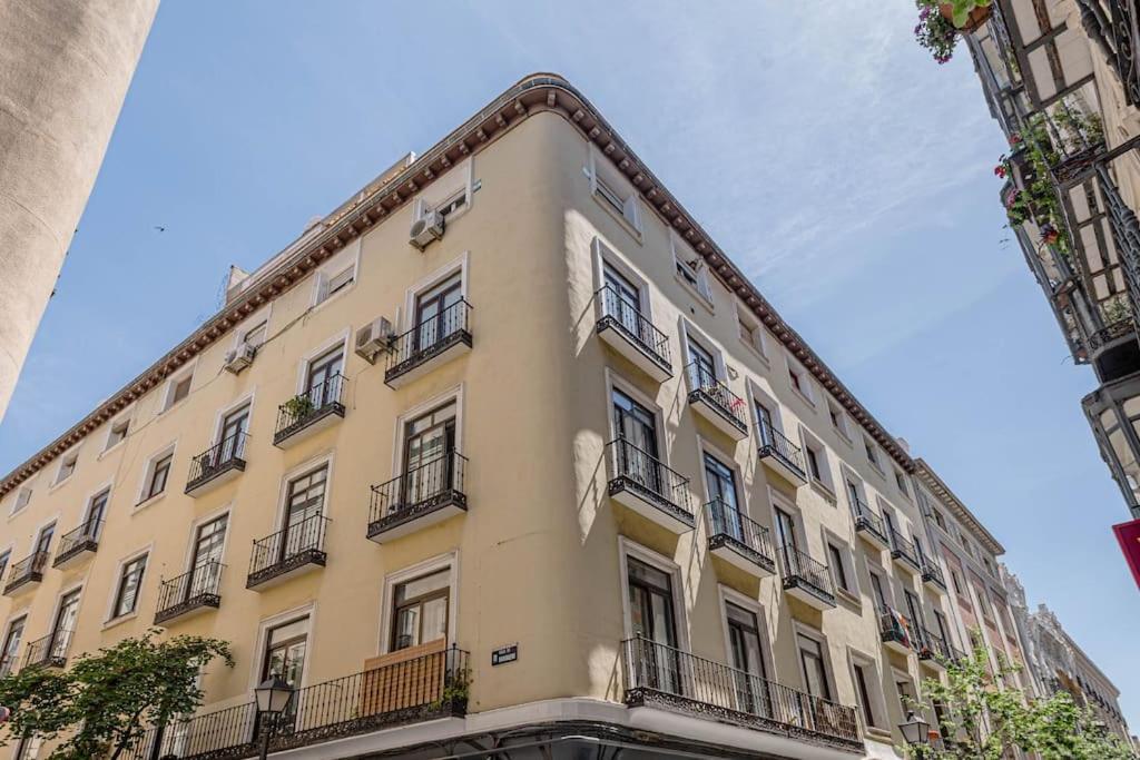 Tranquilo Apartamento En Chueca In2Iz5 Мадрид Екстер'єр фото